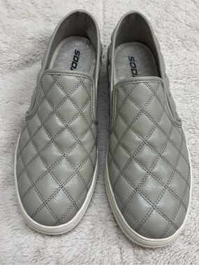 SODA women’s flat slip on quilted double layer foam cushion shoes gray size 11
